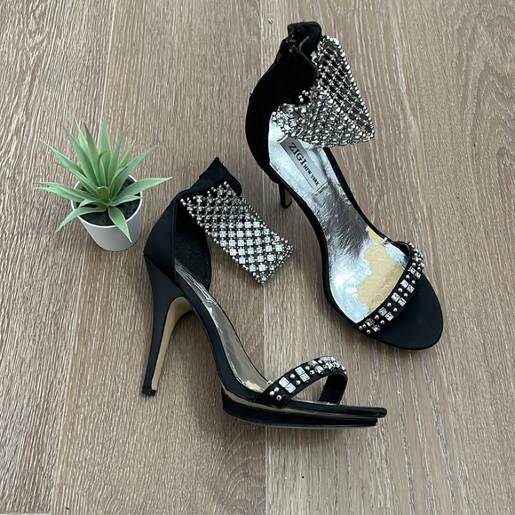 Sufi New York High Heels - Picture 2 of 4